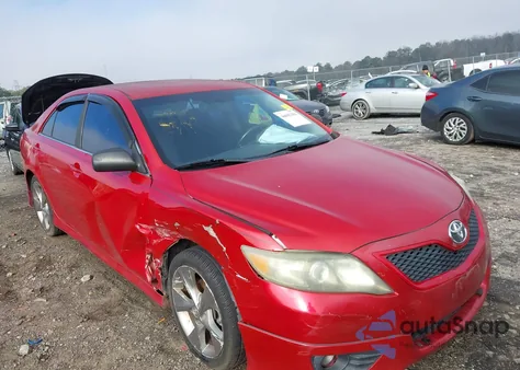 2010 Toyota Camry Se z USA, uszkodzony, nr VIN 4T1BF3EK5AU036498